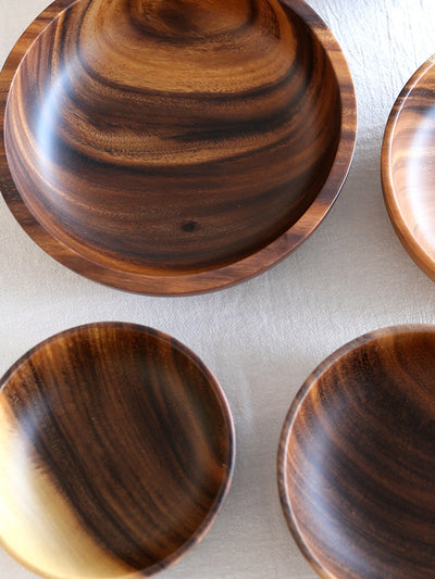 A Timeless Classic: Acacia Wood Bowl
